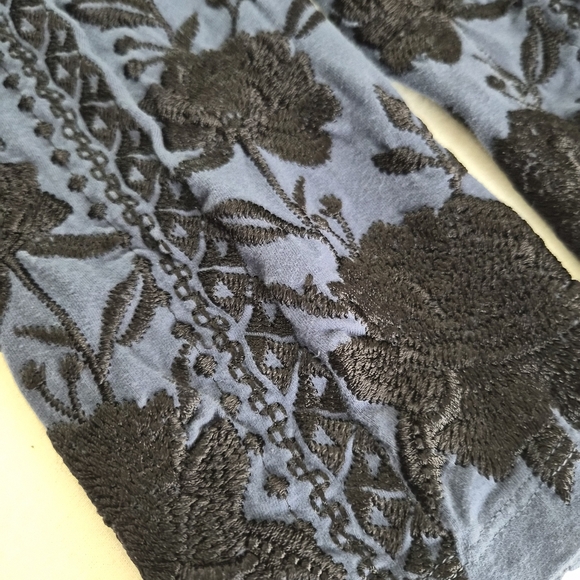 Johnny Was Magdalene Blue Embroidered Legging - Picture 9 of 12